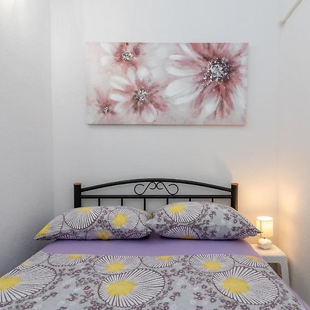 Apartment Leo Trogir Exterior photo