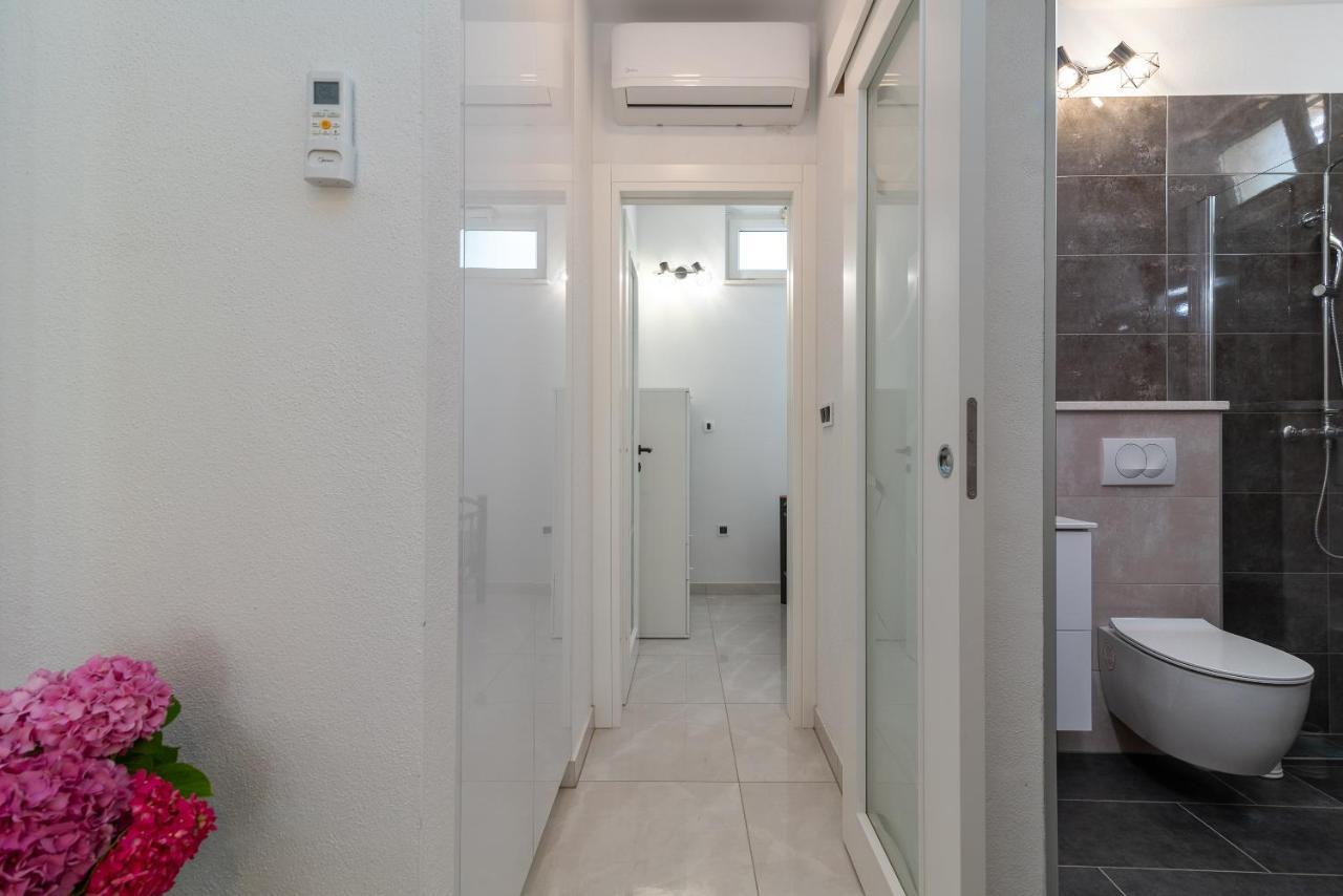 Apartment Leo Trogir Exterior photo