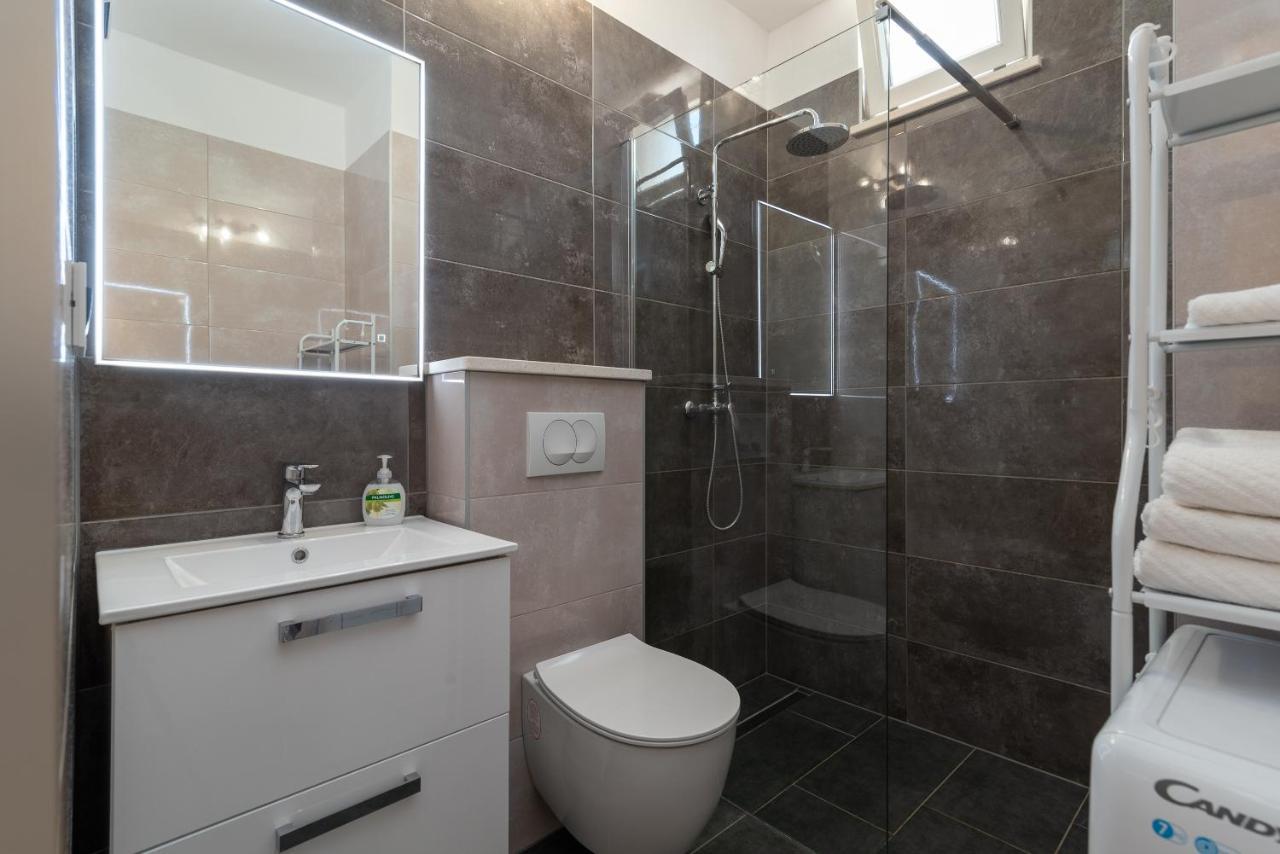 Apartment Leo Trogir Exterior photo