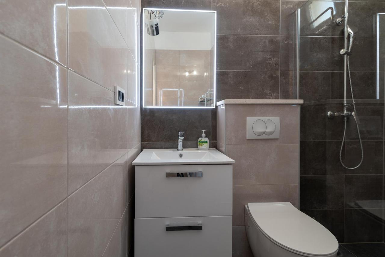 Apartment Leo Trogir Exterior photo