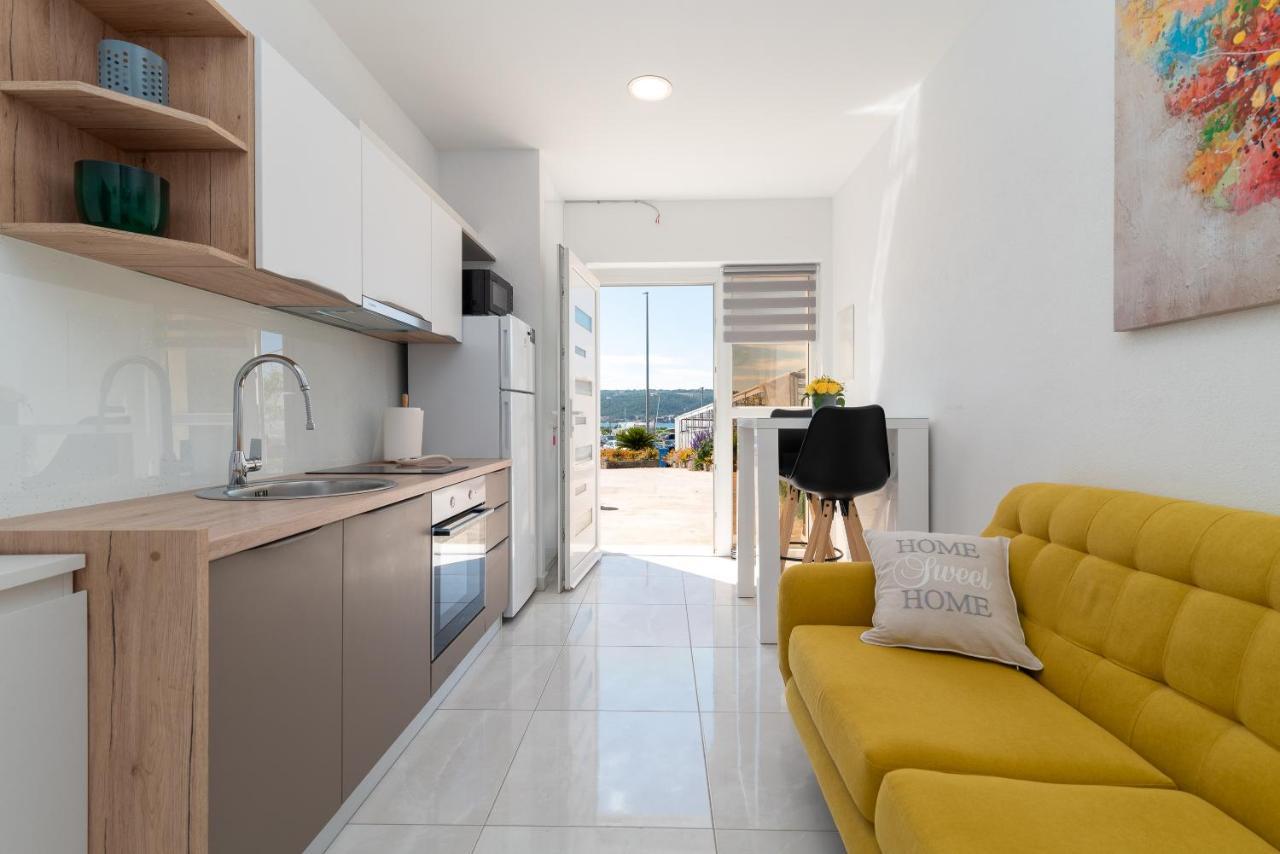 Apartment Leo Trogir Exterior photo